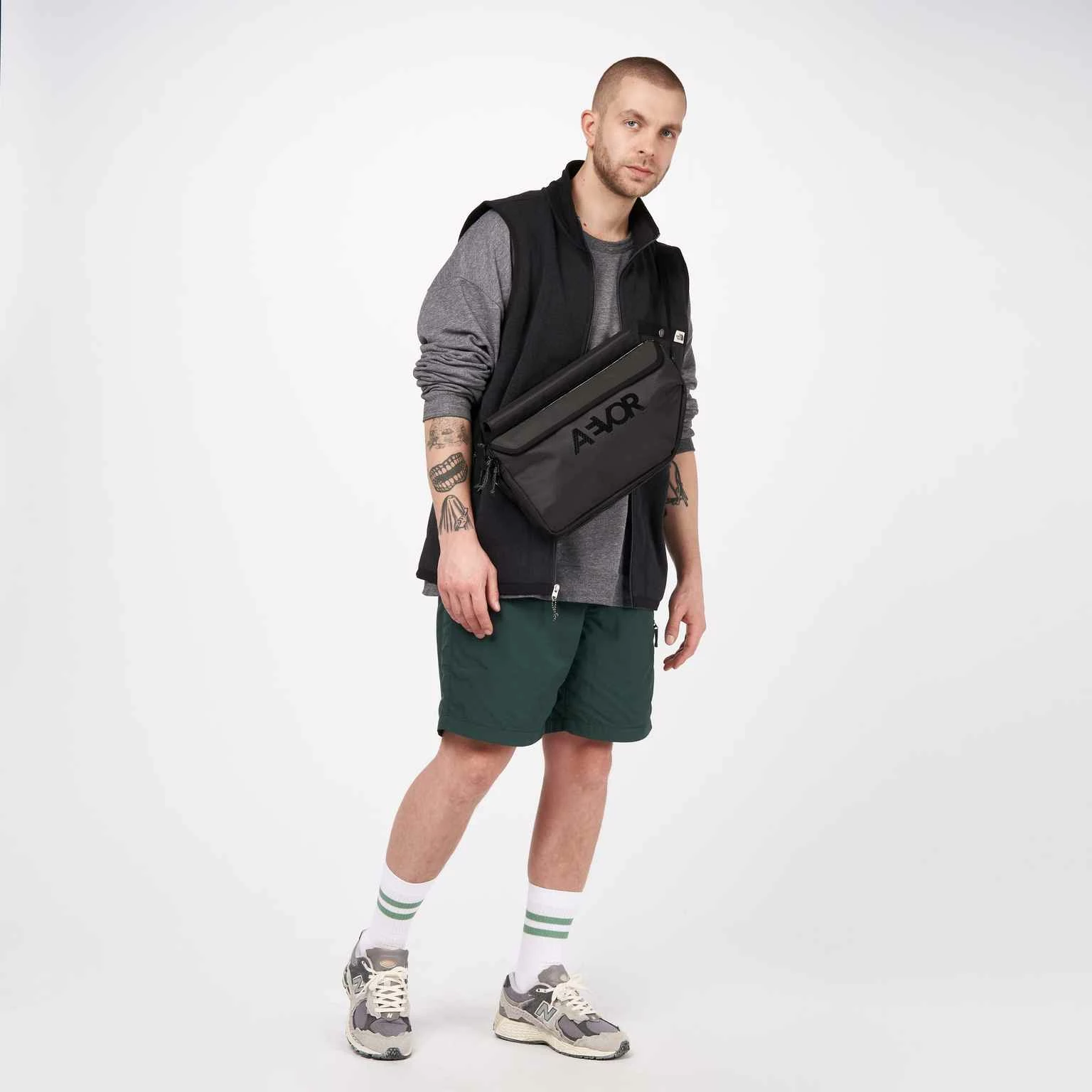 FRAME BAG L Umhängetasche, Schwarz Von AEVOR 15 FRAME BAG L Umhängetasche, Schwarz Von AEVOR – Bild 13