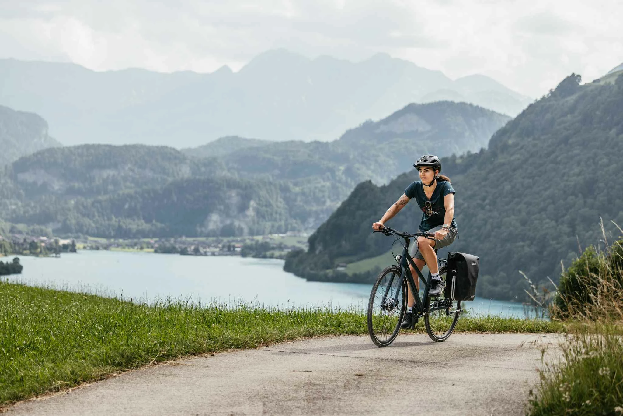 PIAZZA GRANDE Hinterradtasche (Single), Grau Schwarz Von VELOPLUS SWISS DESIGN 10 PIAZZA GRANDE Hinterradtasche (Single), Grau Schwarz Von VELOPLUS SWISS DESIGN – Bild 8