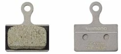 K03Ti Bremsbelag Kunstharz, Trägerplatte Titan Für Shimano Road Und MTB Flat Mount Sowie XTR M9100 Bremszangen Von SHIMANO