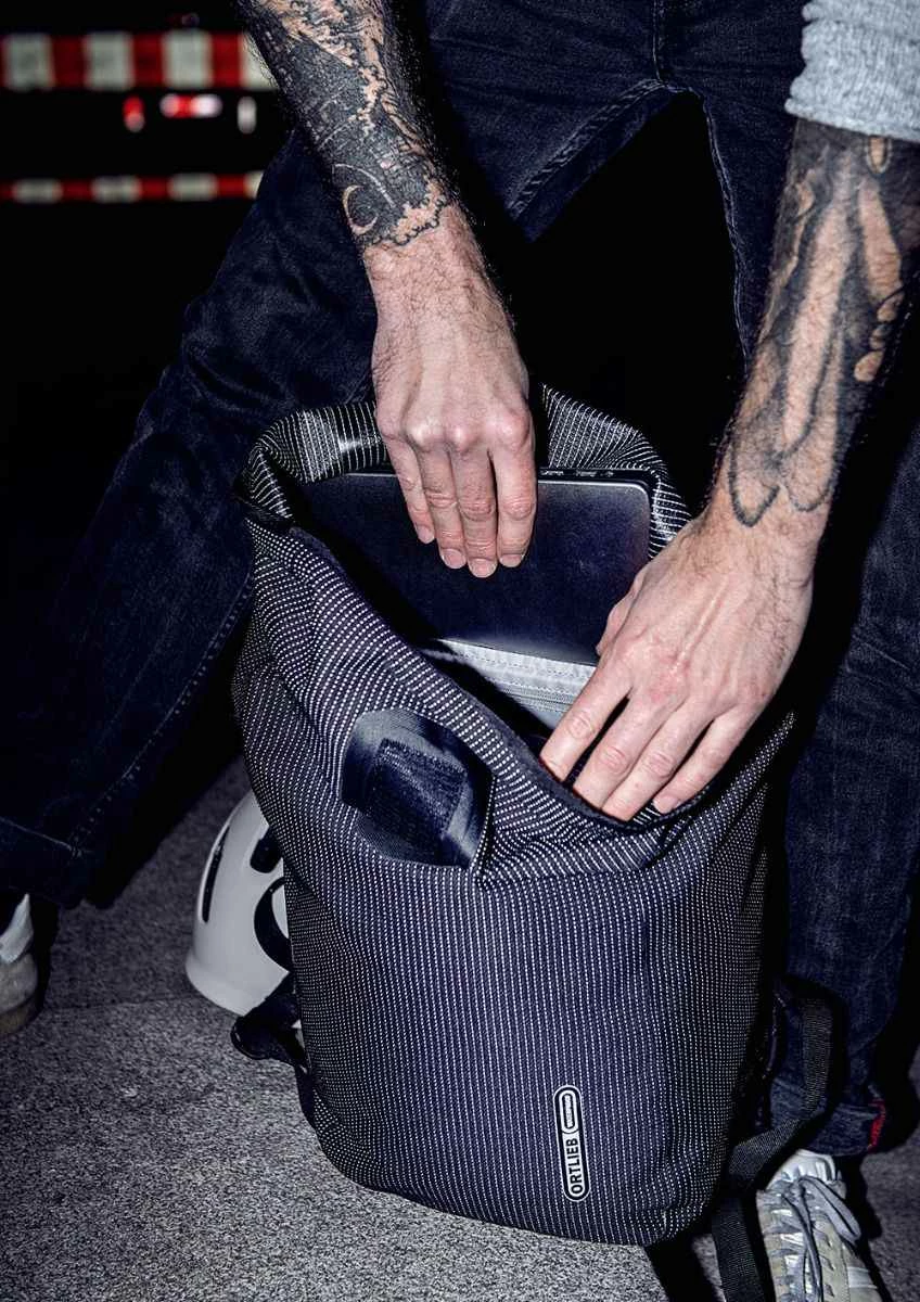 VELOCITY HIGH VISIBILITY Rucksack, Schwarz Von ORTLIEB 5 VELOCITY HIGH VISIBILITY Rucksack, Schwarz Von ORTLIEB – Bild 3