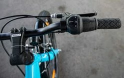 FLiZZi 24 RIEMEN EQ Kindervelo, Blau Von FLIZZI By VELOPLUS 24 FLiZZi 24 RIEMEN EQ Kindervelo, Blau Von FLIZZI By VELOPLUS -Günstiges E-Bikes Geschäft 59vtqmbYr37wgjIyVMO3sQ 33007329 001 8